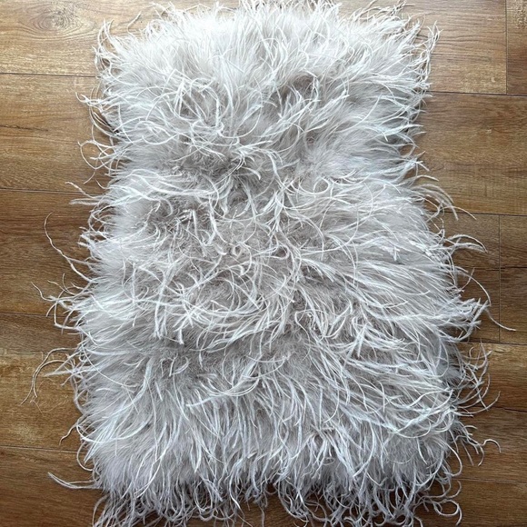 ⭐️LAMARQUE - CREAM FEATHER DRESS⭐️ - Picture 4 of 5